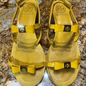 Tory Burch yellow healed sandals with bows size 7